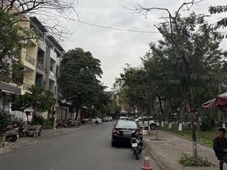 Cô chú cần tiền nhờ đăng bán nhà hud a
mặt công viên nhỉnh 13 tỷ võ cường  tp bắc ninh