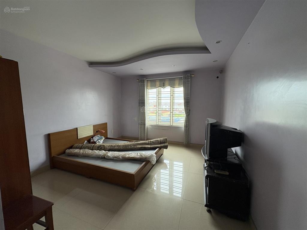 Cần bán căn nhà 82 m² x 5 tầng mặt đường trường chinh  kiến an  hải phòng, giá 12 tỷ