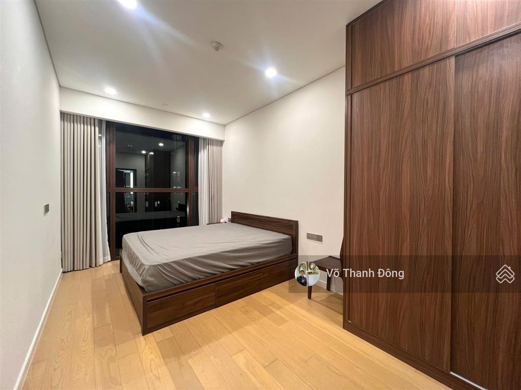 Bán 2 phòng ngủ 70m2 the galleria metropole, view sông, giá 25,5 tỷ bao hết, full nội thất đẹp