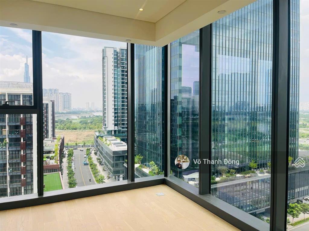Bán 2 phòng ngủ góc the opera metropole view sông q1, sẵn sổ, sẵn suất ô tô định danh, giá 31 tỷ