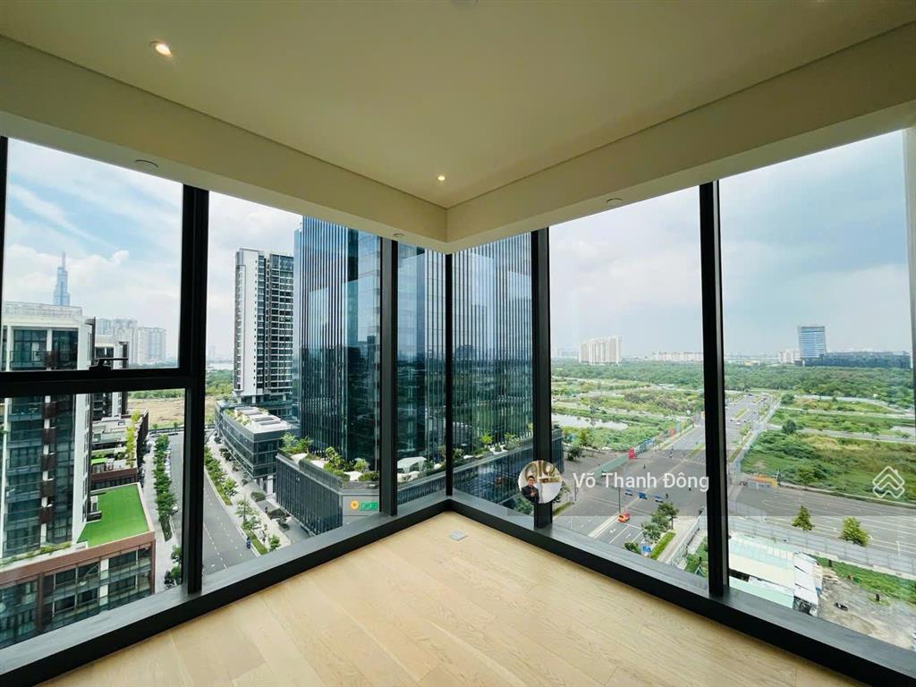 Bán 2 phòng ngủ góc the opera metropole view sông q1, sẵn sổ, sẵn suất ô tô định danh, giá 31 tỷ