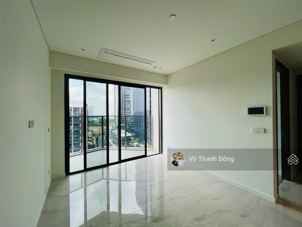 Bán 2 phòng ngủ góc the opera metropole view sông q1, sẵn sổ, sẵn suất ô tô định danh, giá 31 tỷ