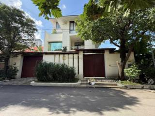 Cần bán biệt thự 350m2 nguyễn văn hưởng, thảo điền, khu vực an ninh, dân cư cao cấp, giá 105 tỷ