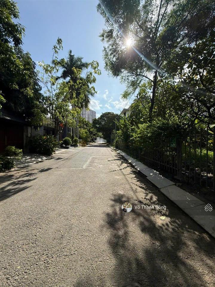 Cần bán biệt thự 350m2 nguyễn văn hưởng, thảo điền, khu vực an ninh, dân cư cao cấp, giá 105 tỷ