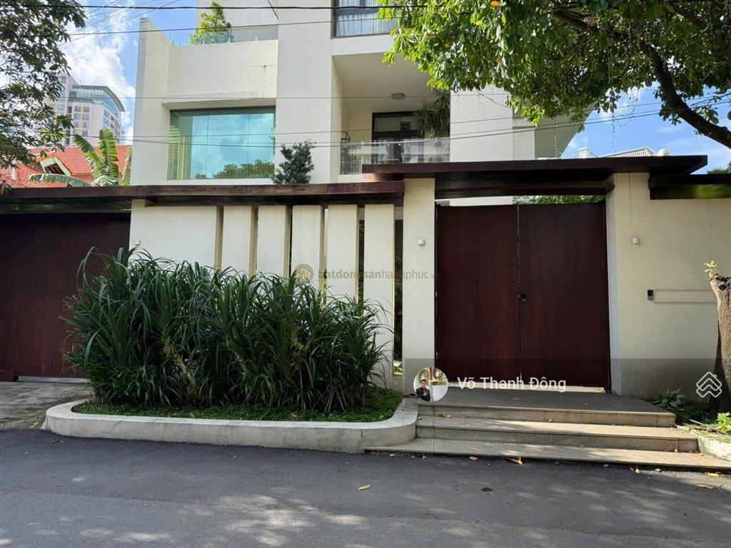 Cần bán biệt thự 350m2 nguyễn văn hưởng, thảo điền, khu vực an ninh, dân cư cao cấp, giá 105 tỷ