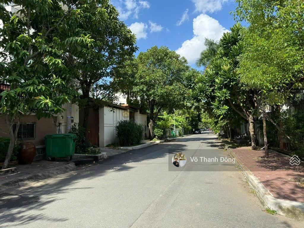 Cần bán biệt thự 350m2 nguyễn văn hưởng, thảo điền, khu vực an ninh, dân cư cao cấp, giá 105 tỷ