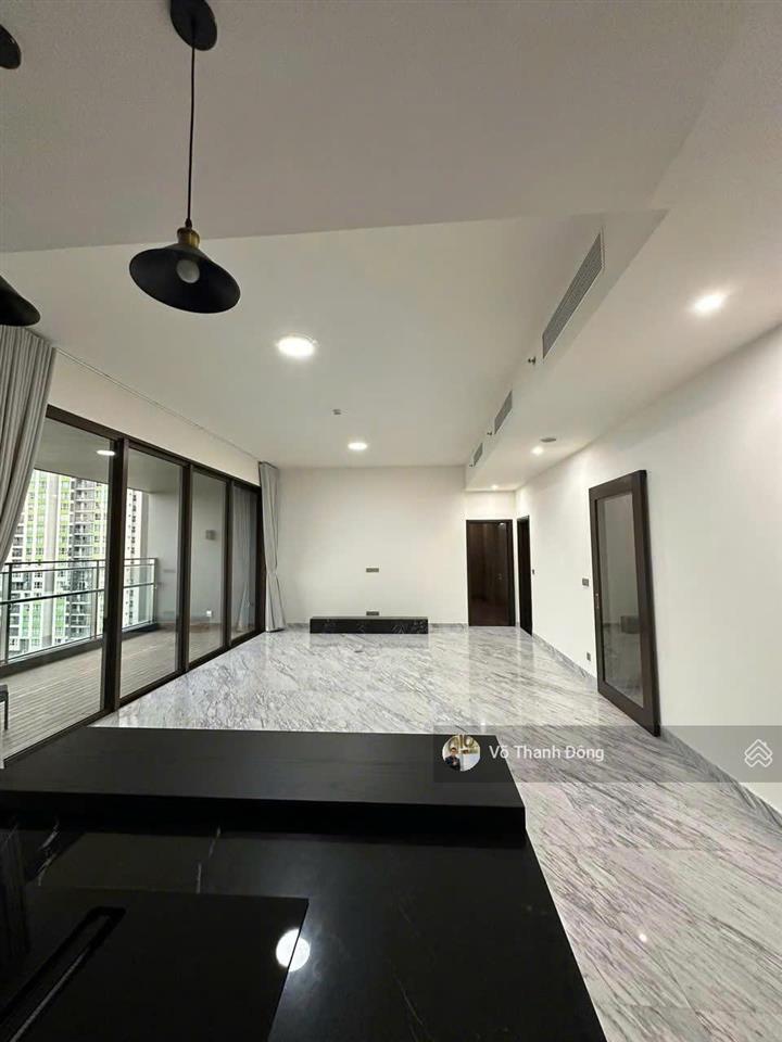 Bán căn 3 phòng ngủ, 220m² define tầng cao, giá tốt 35 tỷ bao hết