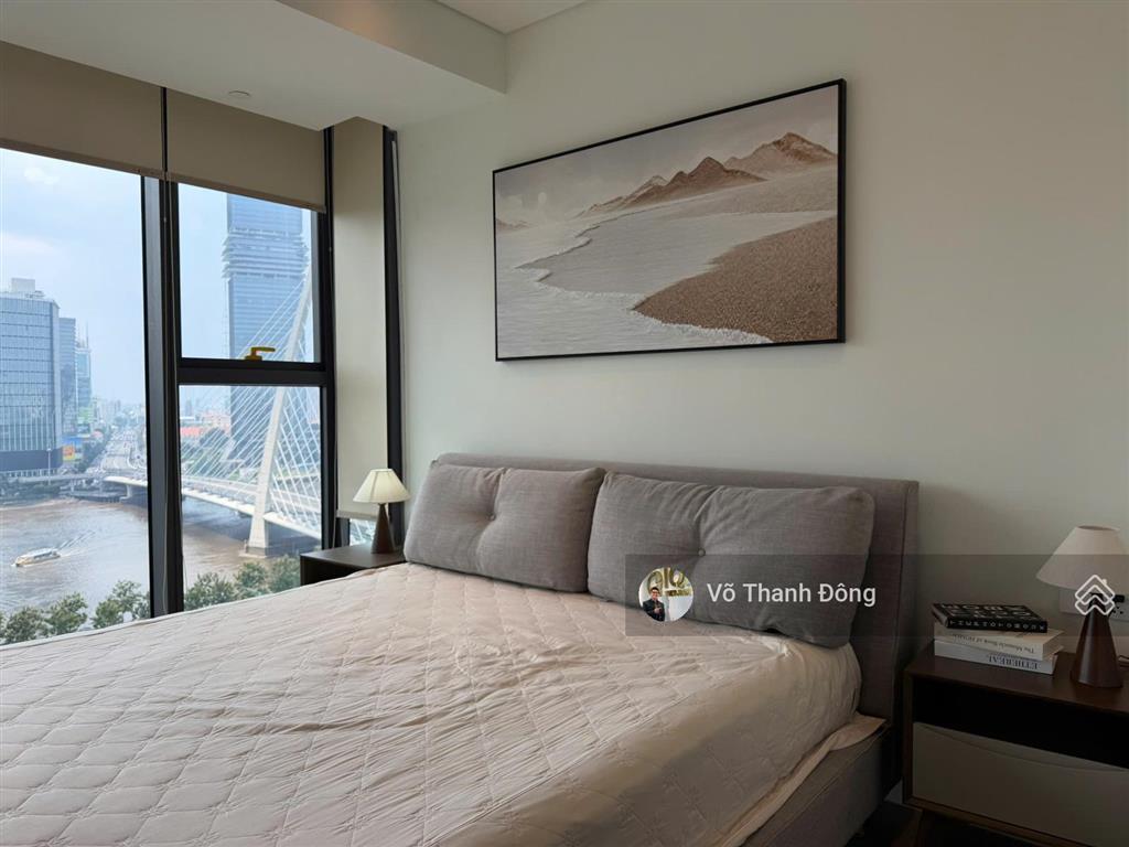 Cho thuê 4 phòng ngủ 180m2 trục hoa hậu opera metropole, view sông, full nội thất cao cấp