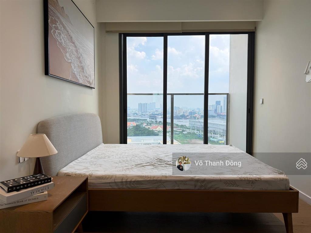 Cho thuê 4 phòng ngủ 180m2 trục hoa hậu opera metropole, view sông, full nội thất cao cấp