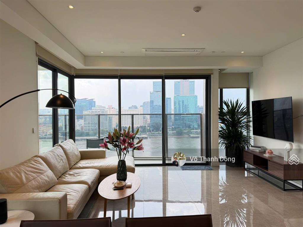 Cho thuê 4 phòng ngủ 180m2 trục hoa hậu opera metropole, view sông, full nội thất cao cấp