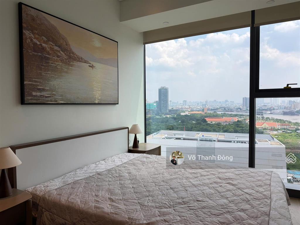 Cho thuê 4 phòng ngủ 180m2 trục hoa hậu opera metropole, view sông, full nội thất cao cấp