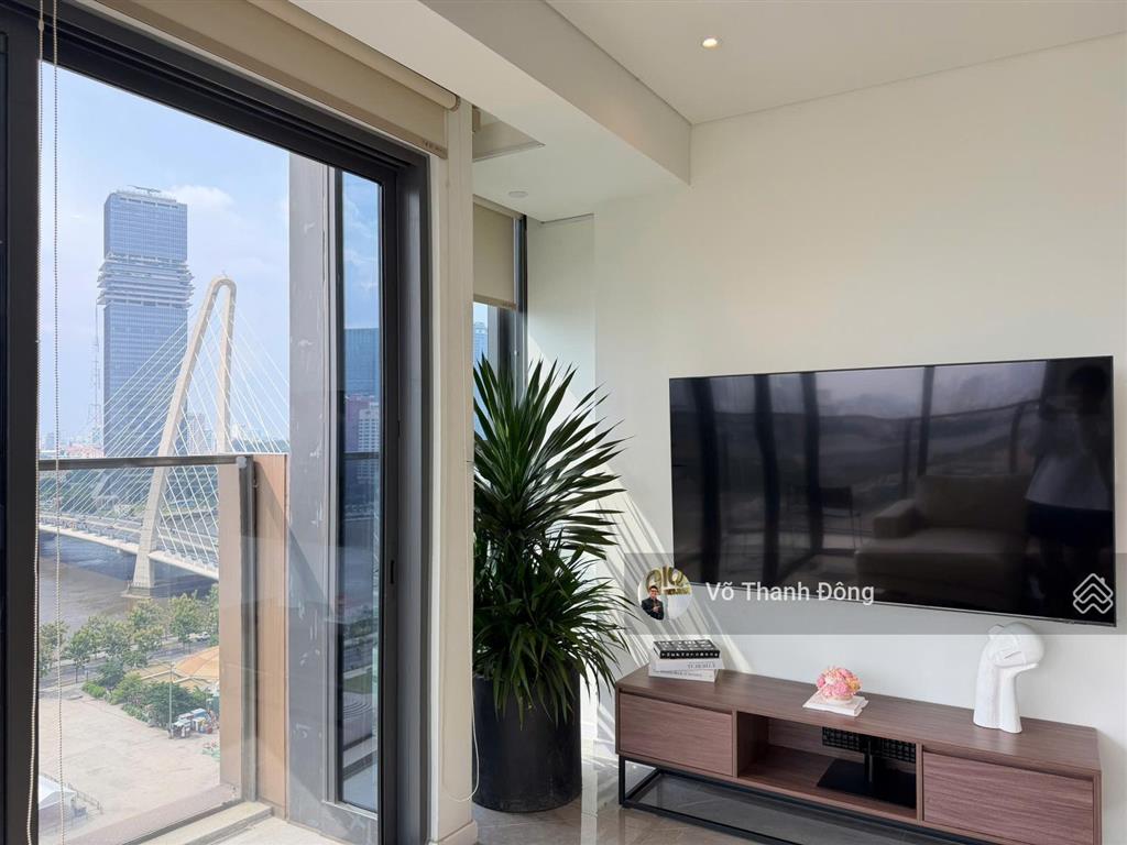 Cho thuê 4 phòng ngủ 180m2 trục hoa hậu opera metropole, view sông, full nội thất cao cấp