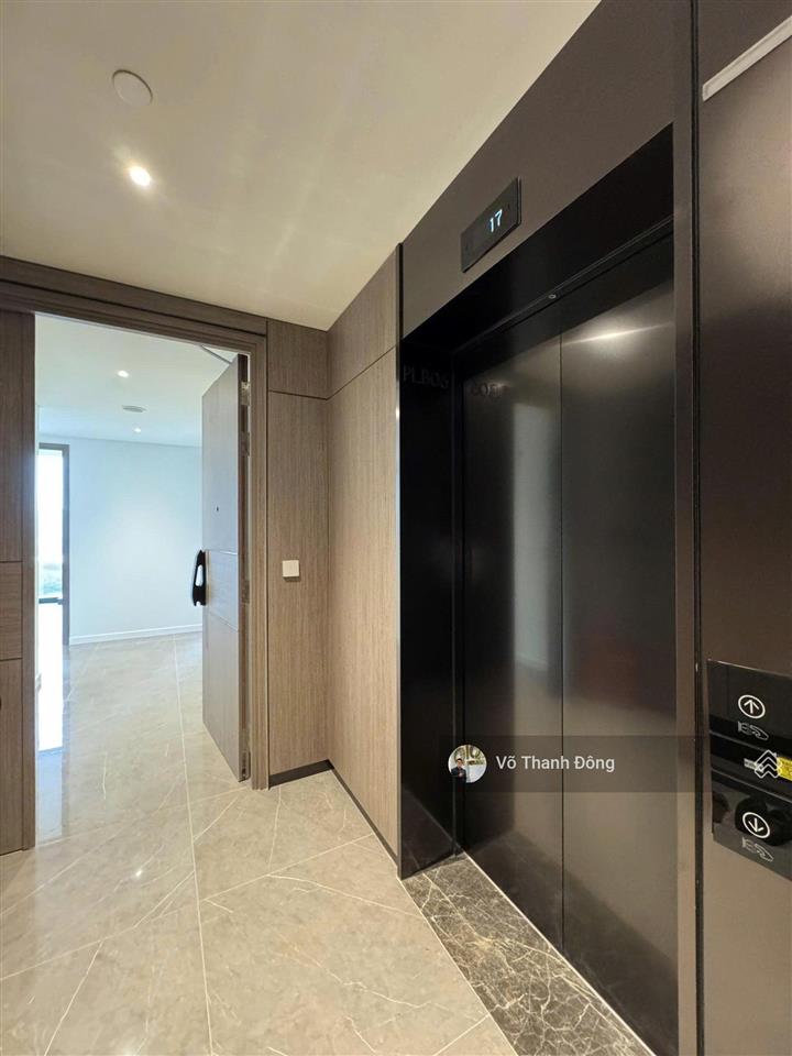 Cho thuê 4 phòng ngủ 180m2 trục hoa hậu opera metropole, view sông, full nội thất cao cấp
