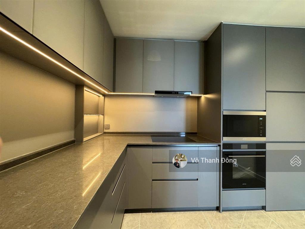 Cho thuê 4 phòng ngủ 180m2 trục hoa hậu opera metropole, view sông, full nội thất cao cấp