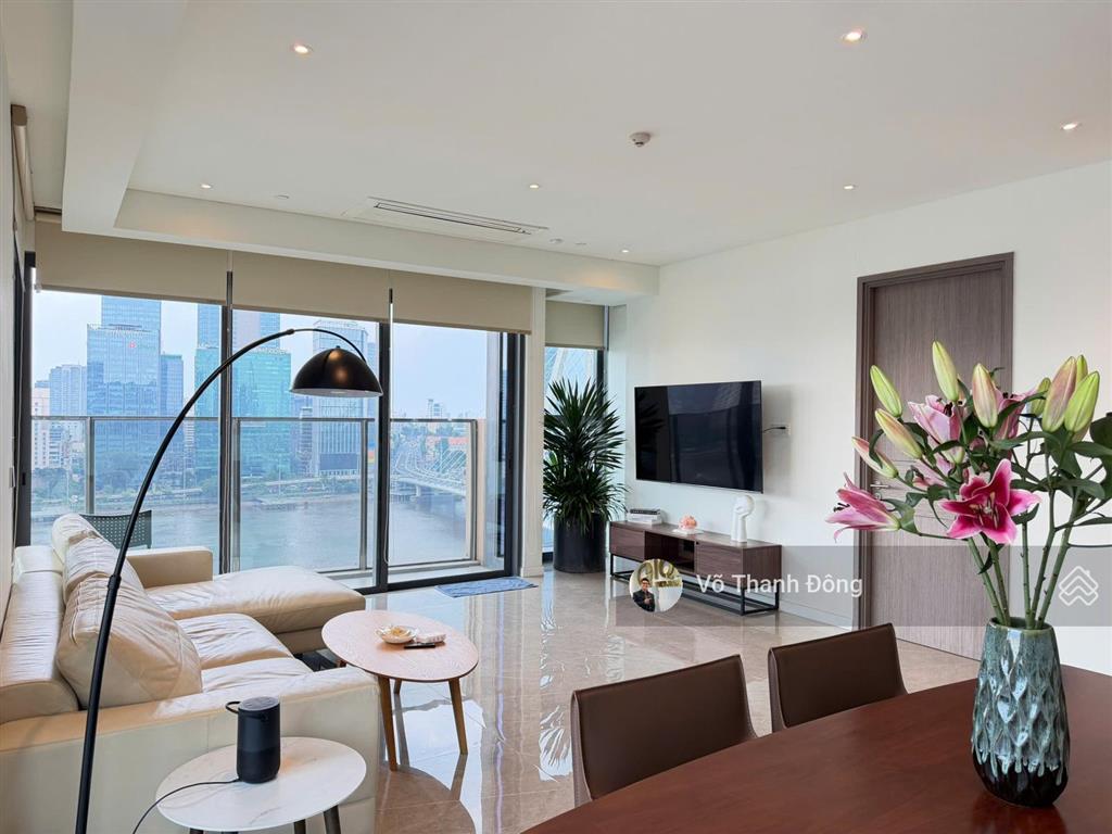 Cho thuê 4 phòng ngủ 180m2 trục hoa hậu opera metropole, view sông, full nội thất cao cấp