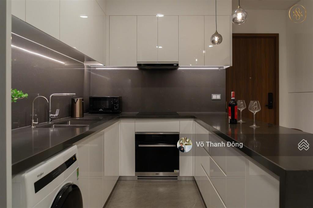 Cho thuê 2 phòng ngủ 81m2 the berkley, full nội thất đẹp, nhà mới 100%, giá 45 triệu bao phí