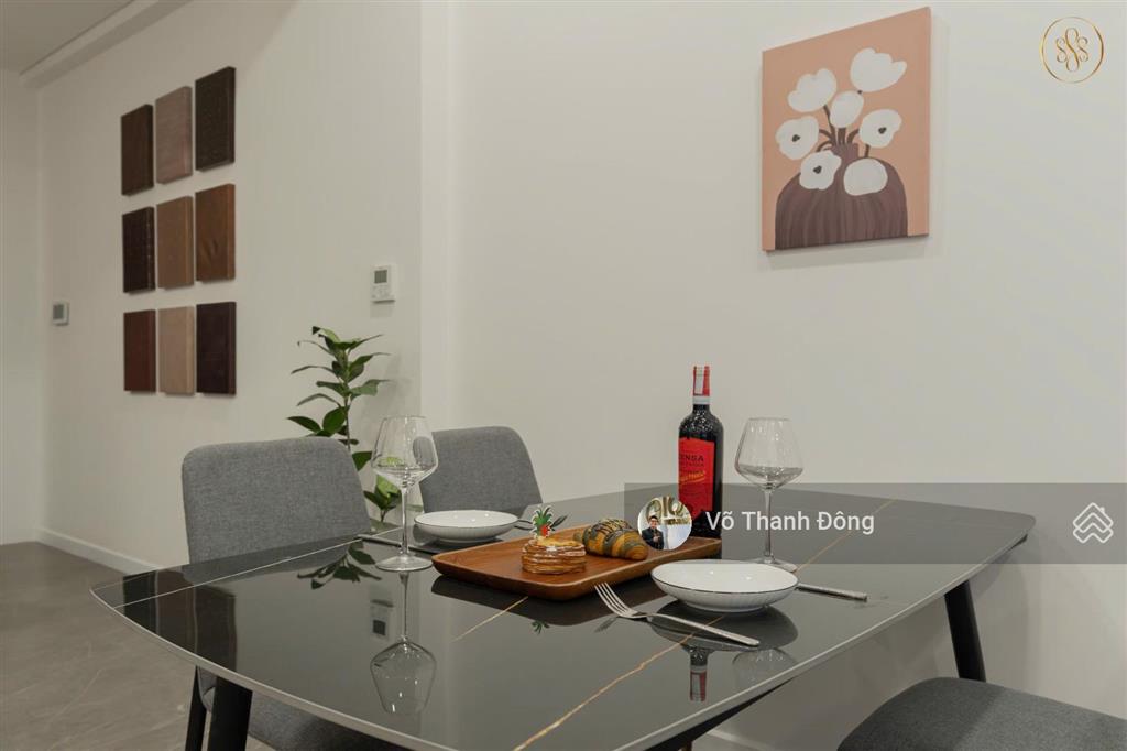 Cho thuê 2 phòng ngủ 81m2 the berkley, full nội thất đẹp, nhà mới 100%, giá 45 triệu bao phí