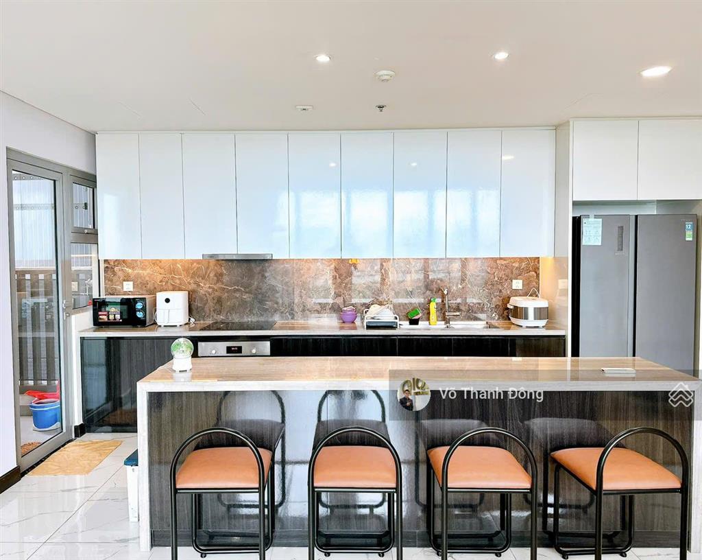 Cho thuê 3 phòng ngủ 149m2 empire city, view sông, nội thất đẹp, giá chỉ 70 triệu bao phí