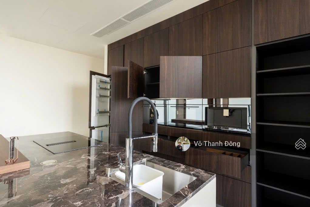 Cho thuê 4 phòng ngủ 325m2 define, lầu cao, view sông, nội thất cơ bản, giá 140 triệu/tháng