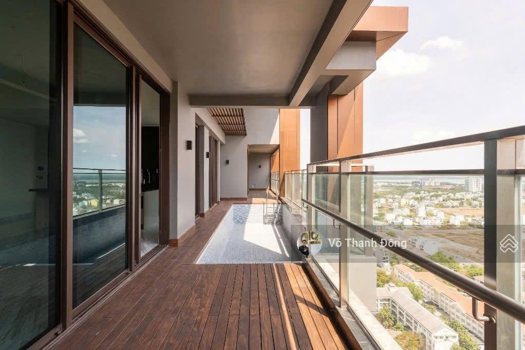 Cho thuê 4 phòng ngủ 325m2 define, lầu cao, view sông, nội thất cơ bản, giá 140 triệu/tháng