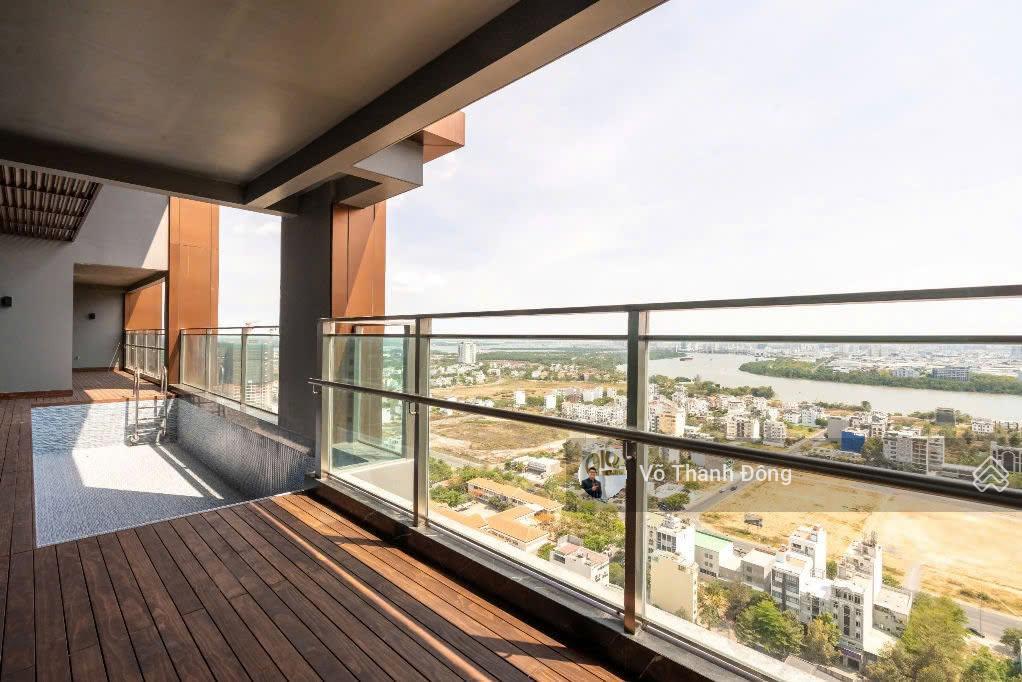 Cho thuê 4 phòng ngủ 325m2 define, lầu cao, view sông, nội thất cơ bản, giá 140 triệu/tháng