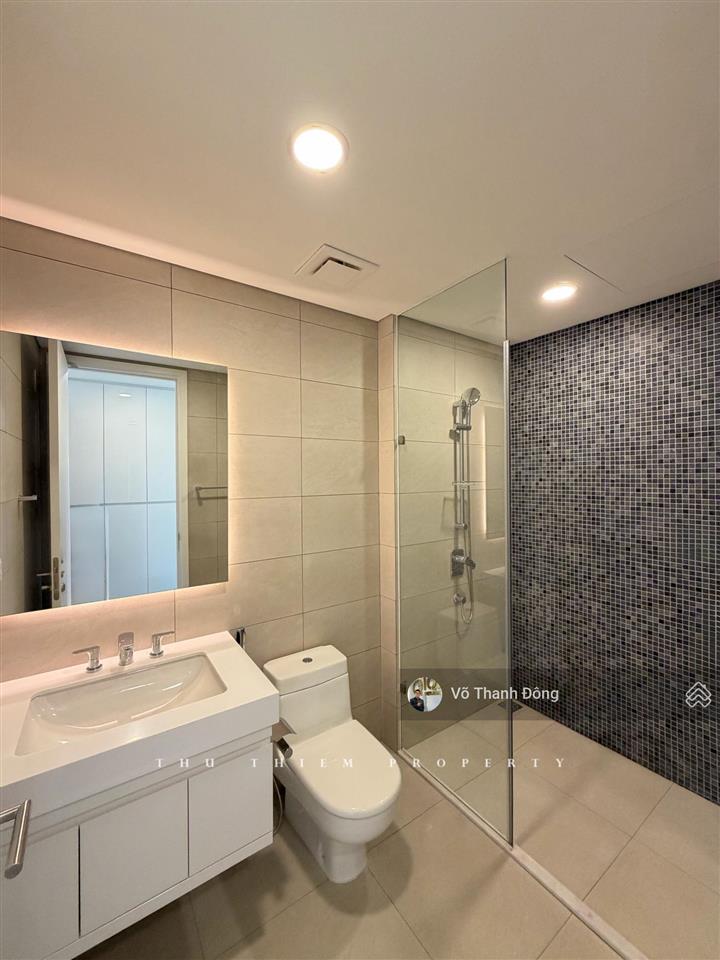 Cho thuê 2 phòng ngủ 116m2 the berkley, nội thất cơ bản, nhà mới 100%, giá 60 triệu bao phí