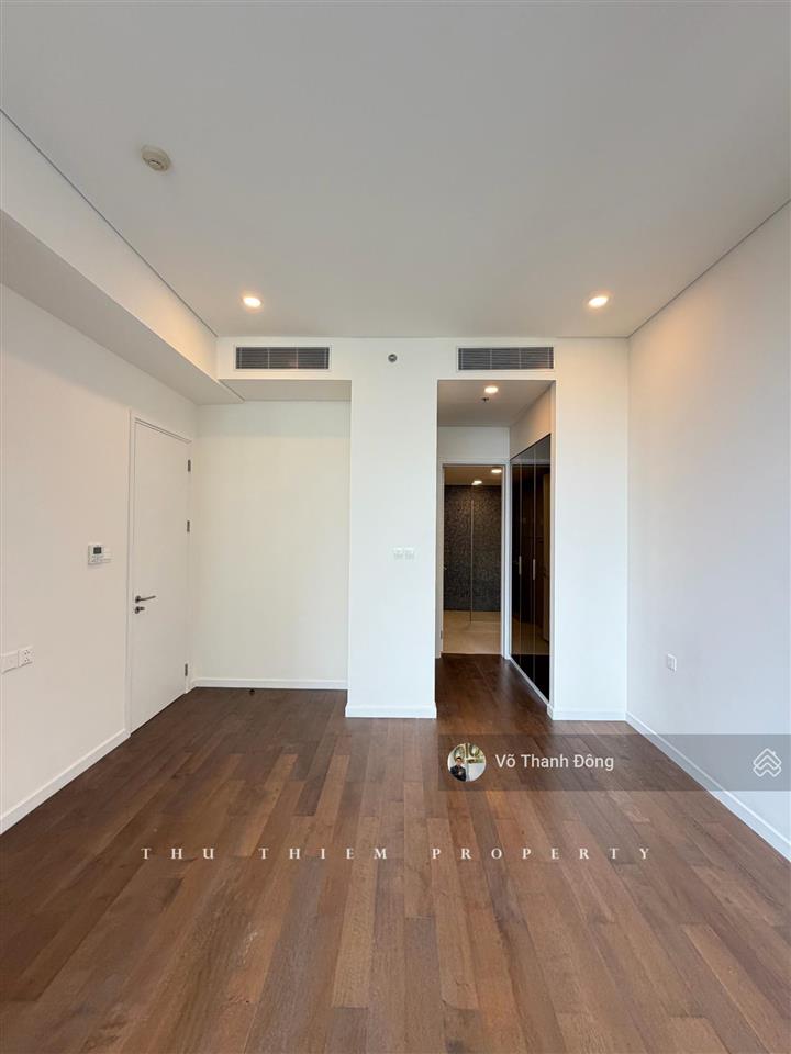 Cho thuê 2 phòng ngủ 116m2 the berkley, nội thất cơ bản, nhà mới 100%, giá 60 triệu bao phí