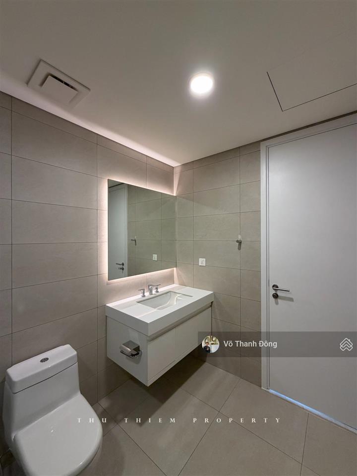 Cho thuê 2 phòng ngủ 116m2 the berkley, nội thất cơ bản, nhà mới 100%, giá 60 triệu bao phí