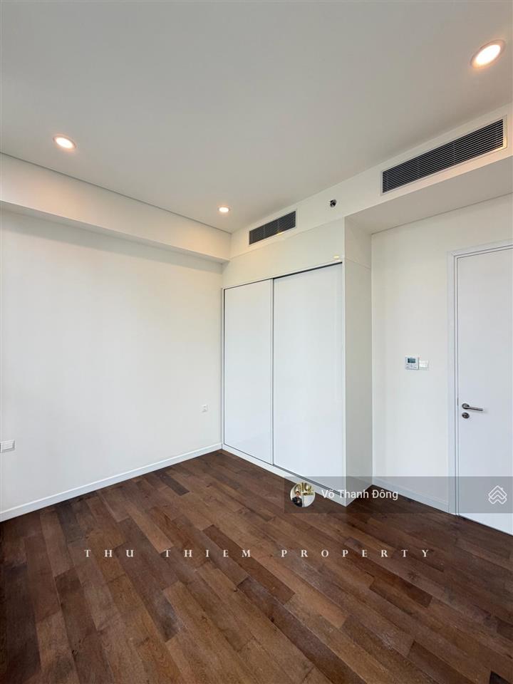 Cho thuê 2 phòng ngủ 116m2 the berkley, nội thất cơ bản, nhà mới 100%, giá 60 triệu bao phí