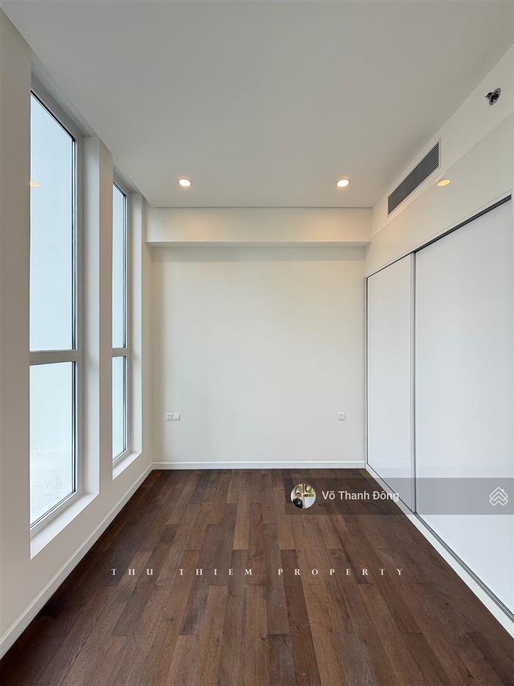 Cho thuê 2 phòng ngủ 116m2 the berkley, nội thất cơ bản, nhà mới 100%, giá 60 triệu bao phí