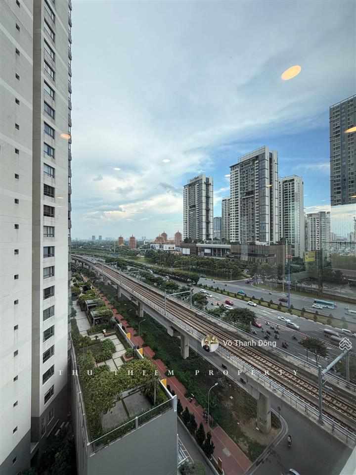 Cho thuê 2 phòng ngủ 116m2 the berkley, nội thất cơ bản, nhà mới 100%, giá 60 triệu bao phí