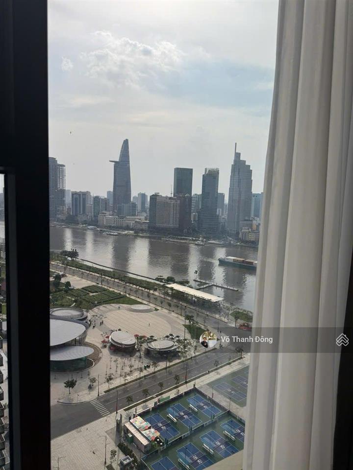 Cho thuê 3 phòng ngủ 137m2 trục hoa hậu opera metropole, view sông, full nội thất cao cấp