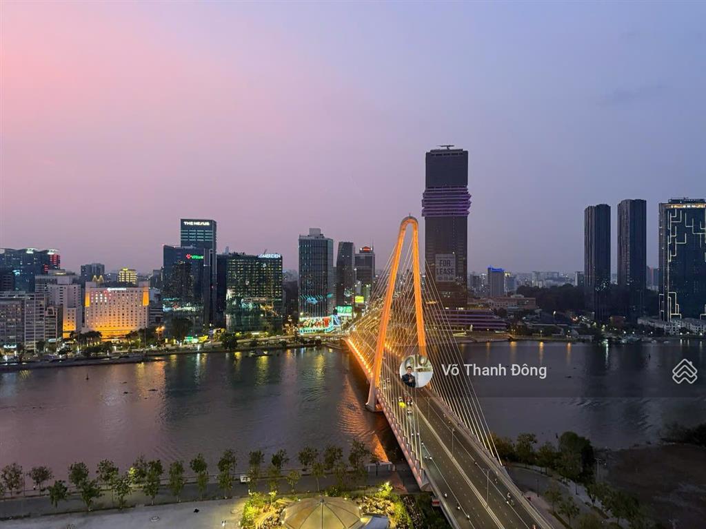 Cho thuê 3 phòng ngủ 137m2 trục hoa hậu opera metropole, view sông, full nội thất cao cấp