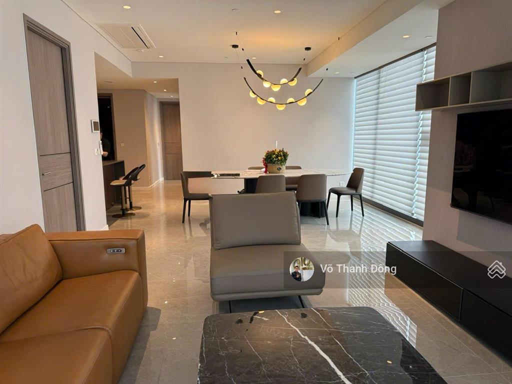 Cho thuê 3 phòng ngủ 137m2 trục hoa hậu opera metropole, view sông, full nội thất cao cấp