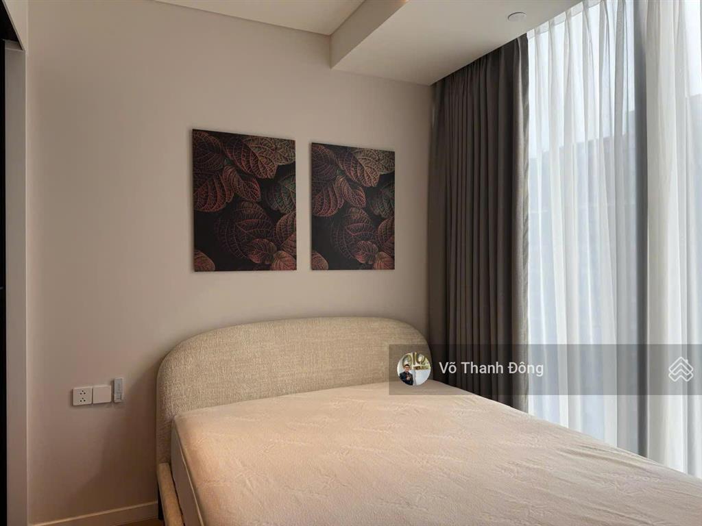 Cho thuê 3 phòng ngủ 137m2 trục hoa hậu opera metropole, view sông, full nội thất cao cấp