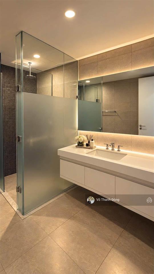 Cho thuê 2 phòng ngủ 87m2 the berkley, nội thất đẹp, nhà mới 100%, giá 60 triệu bao phí