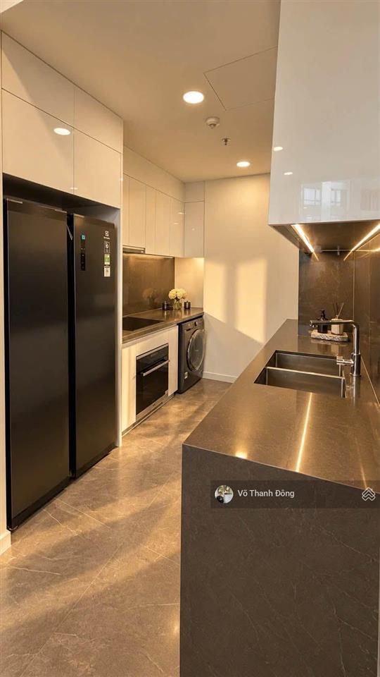 Cho thuê 2 phòng ngủ 87m2 the berkley, nội thất đẹp, nhà mới 100%, giá 60 triệu bao phí