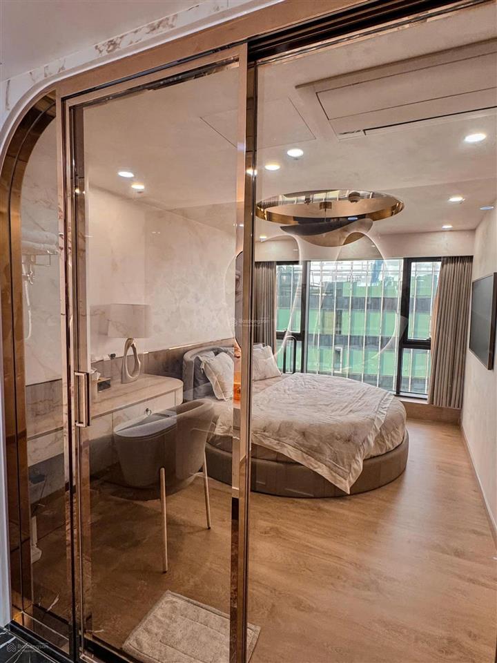 Cho thuê penthouse duplex the crest 3 phòng ngủ 150m2, nội thất đẹp, view sông, view pháo hoa
