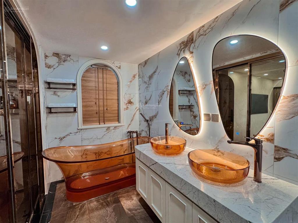 Cho thuê penthouse duplex the crest 3 phòng ngủ 150m2, nội thất đẹp, view sông, view pháo hoa