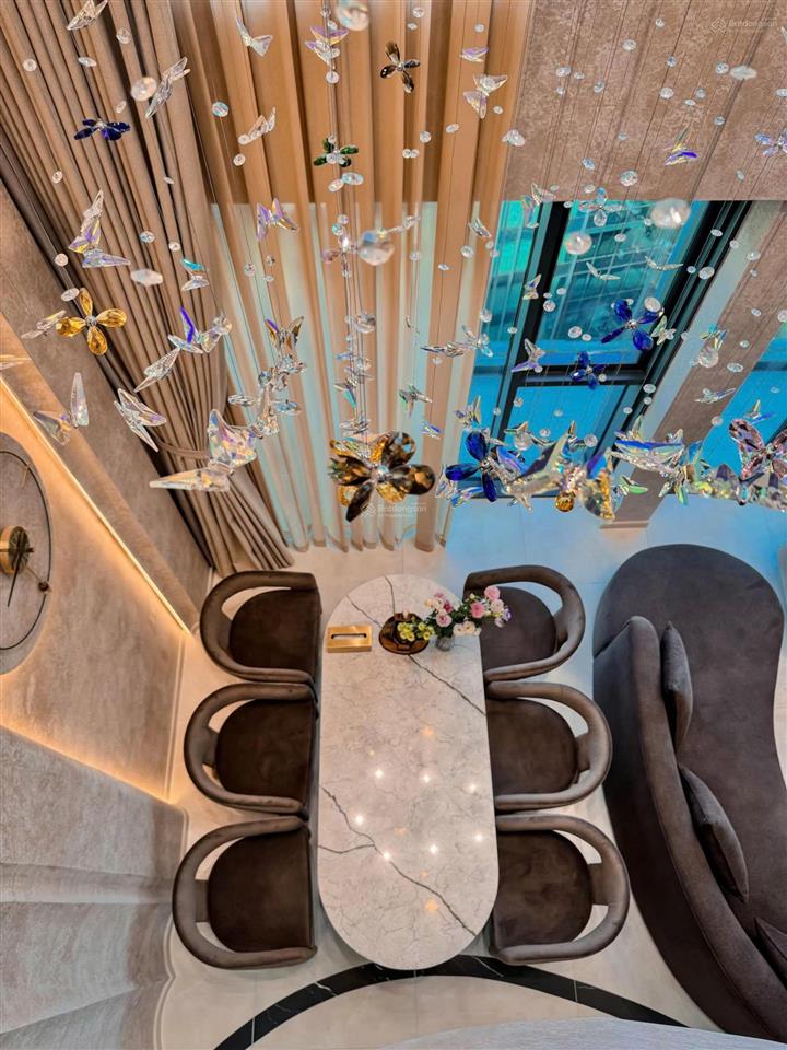 Cho thuê penthouse duplex the crest 3 phòng ngủ 150m2, nội thất đẹp, view sông, view pháo hoa