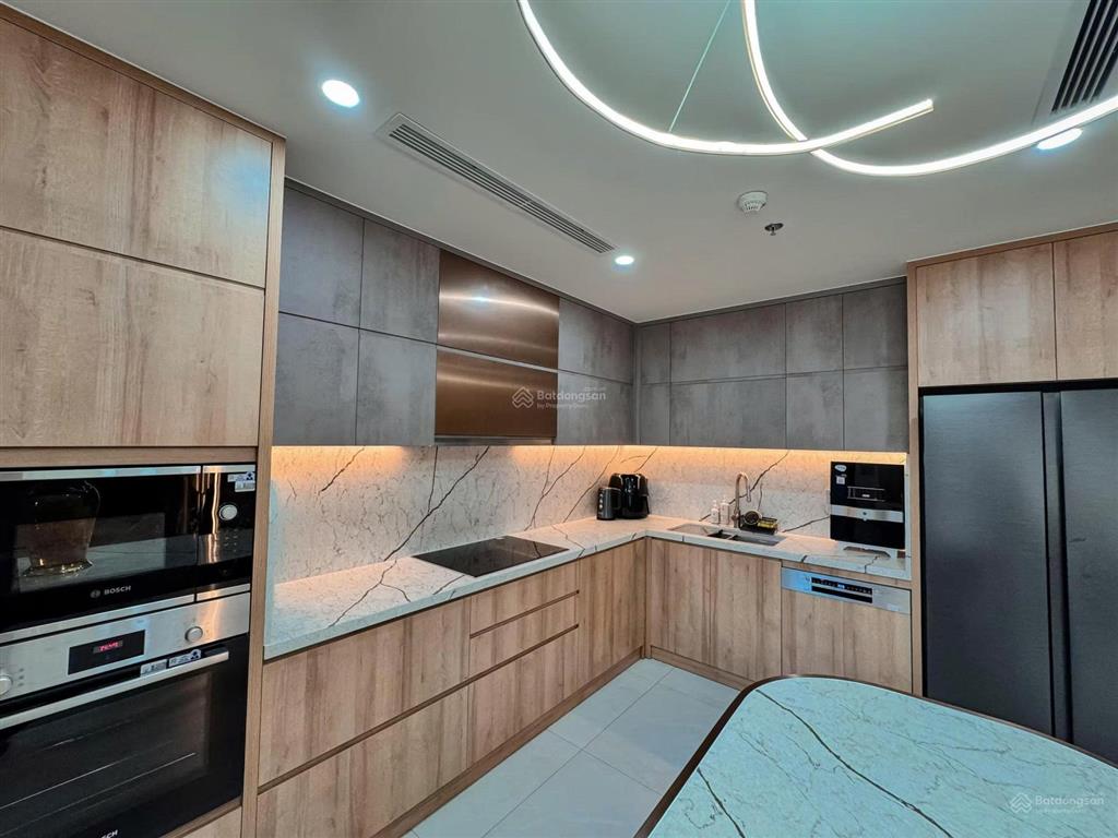 Cho thuê penthouse duplex the crest 3 phòng ngủ 150m2, nội thất đẹp, view sông, view pháo hoa