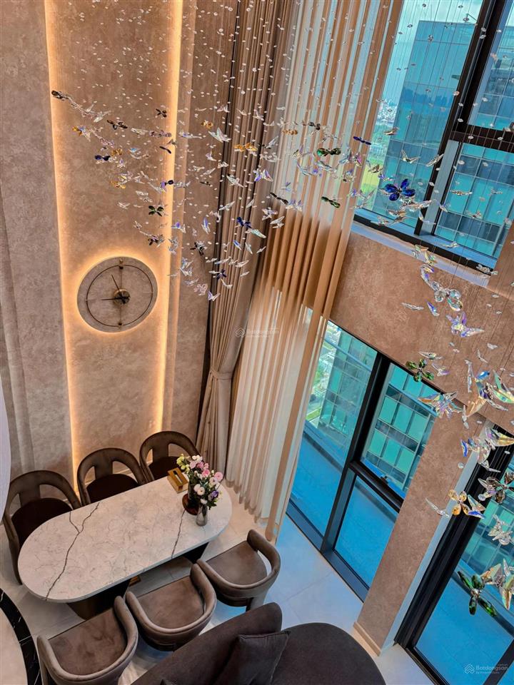 Cho thuê penthouse duplex the crest 3 phòng ngủ 150m2, nội thất đẹp, view sông, view pháo hoa