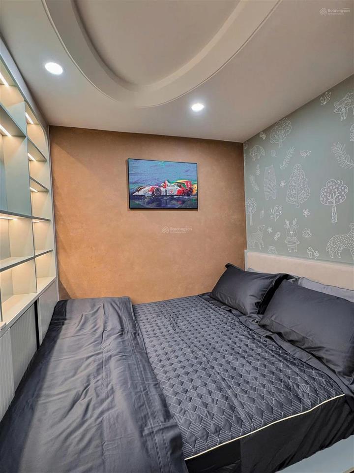 Cho thuê penthouse duplex the crest 3 phòng ngủ 150m2, nội thất đẹp, view sông, view pháo hoa