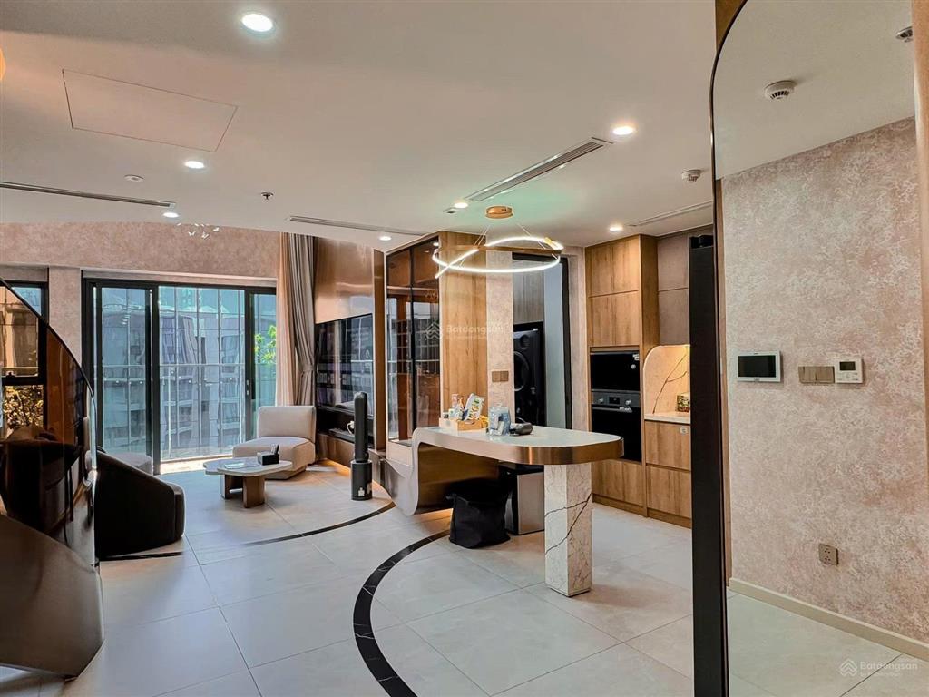 Cho thuê penthouse duplex the crest 3 phòng ngủ 150m2, nội thất đẹp, view sông, view pháo hoa