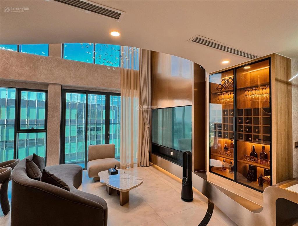 Cho thuê penthouse duplex the crest 3 phòng ngủ 150m2, nội thất đẹp, view sông, view pháo hoa