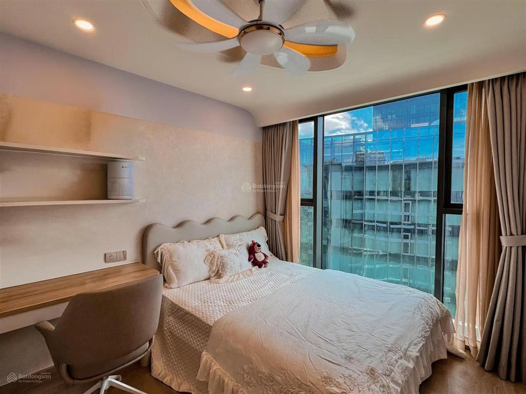Cho thuê penthouse duplex the crest 3 phòng ngủ 150m2, nội thất đẹp, view sông, view pháo hoa