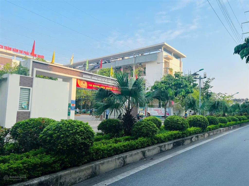 Chính chủ bán liền kề foresa xuân phương 90m 5 tầng sẵn sổ đỏ giao dịch luôn ạ