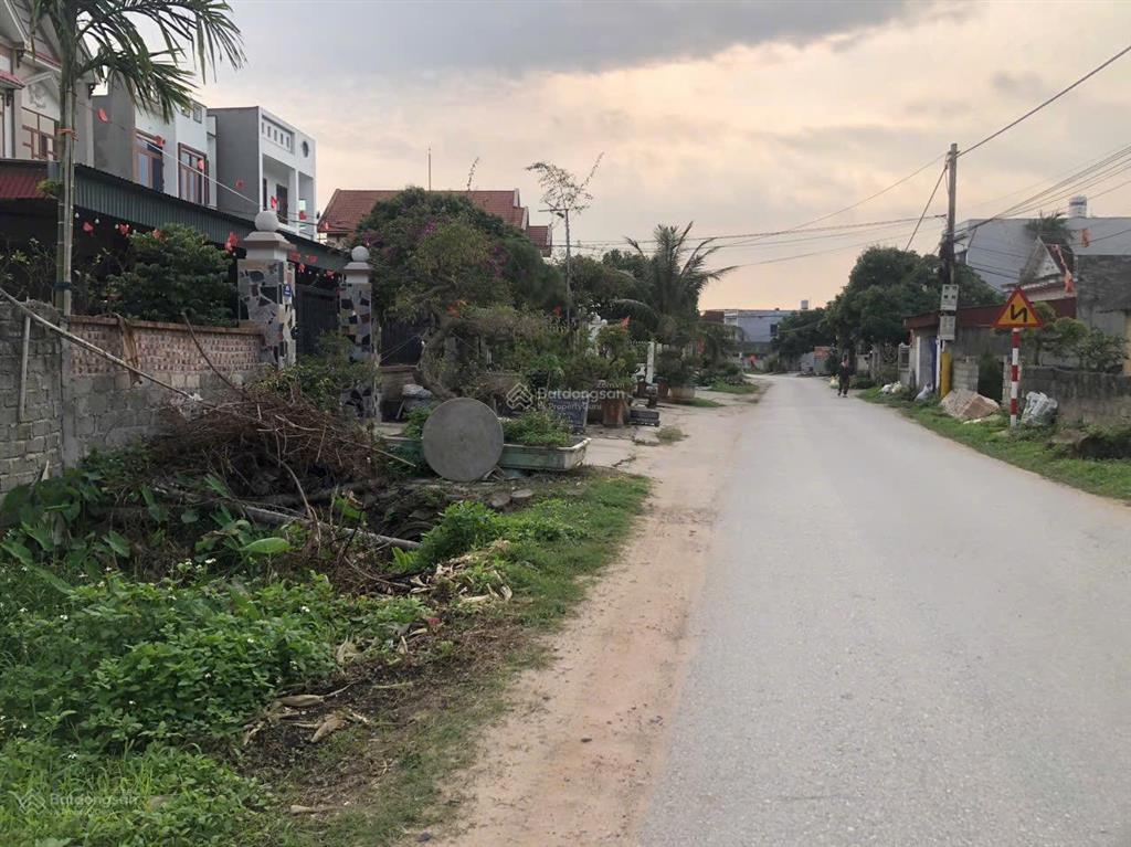 Chính chủ bán đất trung tâm cộng hoà, chí linh, hải dương, 3100m2 mt30m đường nhựa 6m giá 12tỷ