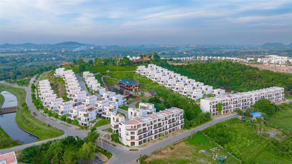 Sẵn nhà ngay 01 căn lk vị trí đẹp sát cổng chính, giá chỉ 4,x tỷ cả nhà cả đất