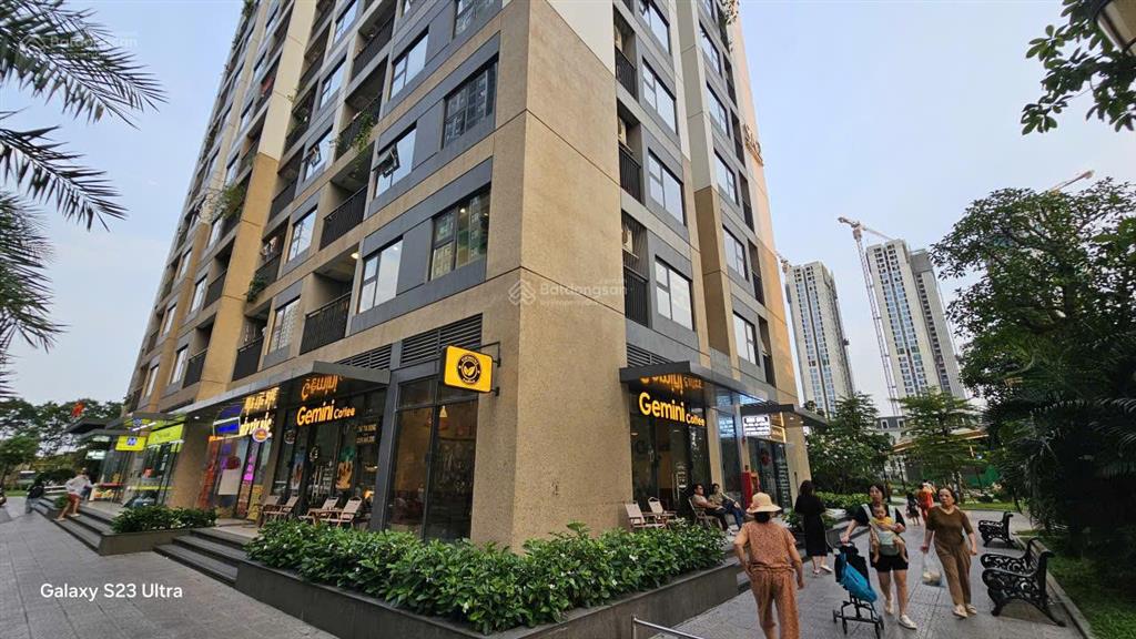 Bán gấp căn shop chân đế lô góc  đang cho thuê 80tr/tháng dự án vinhomes smart city